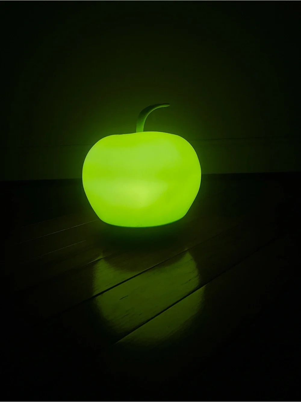 Green Apple Solar LED Lamp - rare!